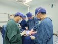 多学科专家联手“小切口接力手术”攻克胸骨后巨大甲状腺肿瘤